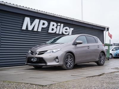 Toyota Auris 1,6 T2 Premium 5d