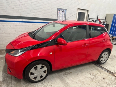 Toyota Aygo 1,0 VVT-i x-press 5d