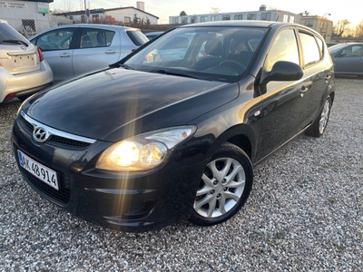 Hyundai i30 1,6 CRDi 90 Classic+ 5d