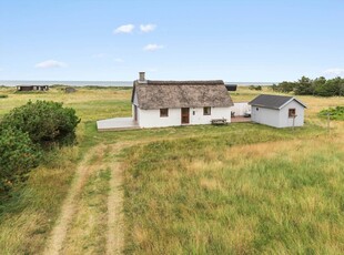 Charmerende sommerhus med udsigt til Vesterhavet