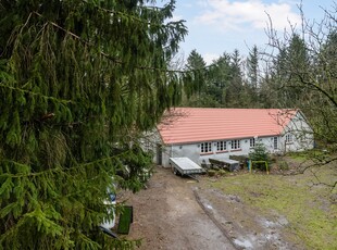 CHARMERENDE VILLA MED IDYLLISKE OG NATURRIGE OMGIVELSER