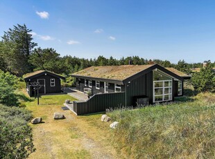 Familievenligt og velholdt sommerhus på populær adresse