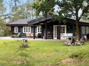 Flot feriehus tæt på sandstrand ved Begtrupvig Strand