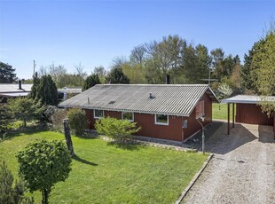 Hyggeligt og charmerende sommerhus ved Kongsmark Strand