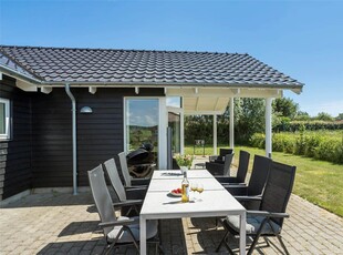 Stort sommerhus med spa, sauna og shelter meget tæt på Saksild Strand, Østjyllands bedste strand