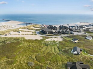 Fantastisk velbeliggende nybygget ferielejlighed i Nr. Vorupør mindre end 100 m. fra havet