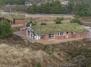 Porsevej 38, Henne Strand. Renoveret 8 personers børnevenligt feriehus.