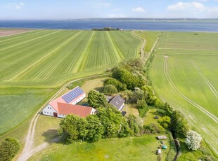 Stor feriebolig med separat og rummelig pool- og wellness afdeling