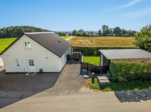 UALMINDELIGT MEGET HUS FOR PENGENE