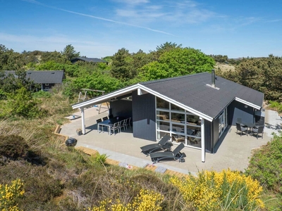 Dejligt feriehus med skøn terrassemiljø