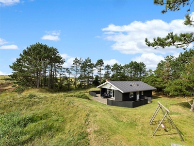 Efterspurgt sommerhus i Bolilmark med skøn udsigt over heden