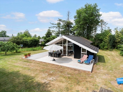 Rigtig dejligt børnevenligt sommerhus på naturgrund ved Dyngby Strand