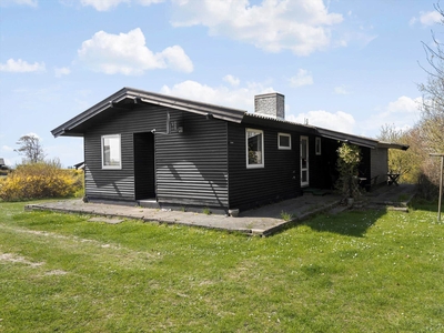 Sommerhus ved Drøsselbjerg Strand med havudsigt over Storebælt