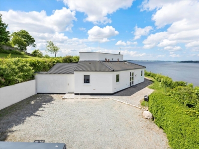 Spahus med panoramaudsigt over Hjarbæk Fjord