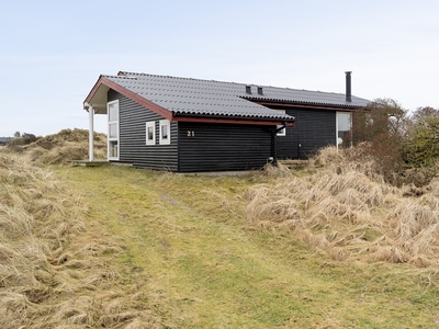 LÆKKER FRITIDSBOLIG I NATURSKØNT SOMMERHUSOMRÅDE