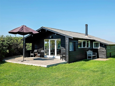 Hyggeligt sommerhus på lukket vej ved Nørlev Strand