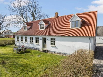 Landlig idyl i et dejligt sommerhus på Samsø med plads til 8 personer