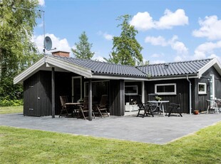 Dejligt sommerhus tæt ved Kattegats børnevenlige kyst