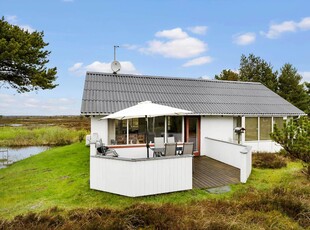 Hyggeligt sommerhus med fantastisk udsigt til fredet natur