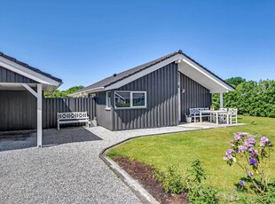 Sommerhus for hele familien ved Skaven Strand