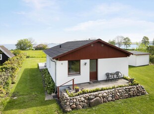 Unikt strandnært sommerhus på Ærø – perfekt til afslapning og havudsigt