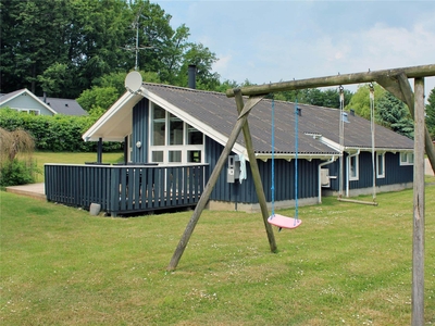 Renoveret sommerhus med spa/sauna tæt ved havn og strand i Spodsbjerg