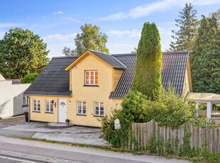 RUMMELIRUMMELIG VILLA MED NYT TAG