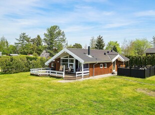 Hyggeligt sommerhus på fredelig, lukket vej i Trend