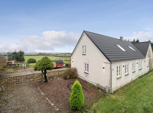 VILLA MED EGEN SKOV OG PLADS TIL AT DRØMME STORT