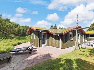 Hyggeligt sommerhus på stor naturgrund i Bolilmark