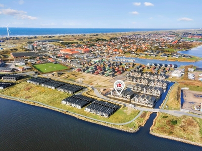 Moderne stuelejlighed i hjertet af Hvide Sande med panoramaudsigt over Ringkøbing Fjord