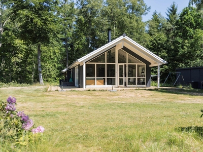 Moderne sommerhus på naturskøn grund tæt på Tisvilde Hegn