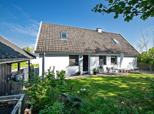 370-5880 Olesmindevej 5, Særslev - FLOT OG VELHOLDT VILLA MED MEGET PLADS, 4 VÆRELSER, NEM HAVE OG LAV VARME