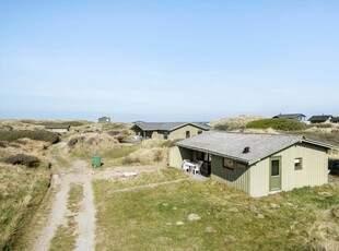 Hyggeligt sommerhus til to personer – skøn adresse 100 meter fra Løkken Strand