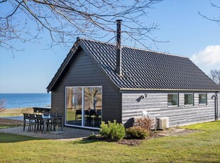 Sommerhus med skøn havudsigt på Nordvestfyn