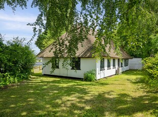 CHARMERENDE FRITIDSHUS I NATURSKØNNE OMGIVELSER TÆT PÅ BYLIV