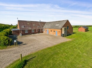 STOR OG NATURSKØN LANDEJENDOM KUN FEM MIN. I BIL FRA RINGKØBING