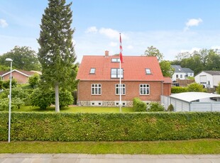 Til salg - Skolebakken 1, 8732 Hovedgård