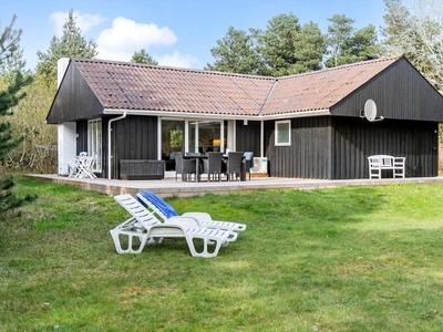 Dejligt sommerhus på ugeneret naturgrund i Blåvand