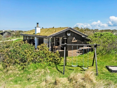 Hyggeligt sommerhus i naturskønt område med kort afstand til Vesterhavet