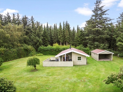 Pænt og velholdt sommerhus på lukket vej