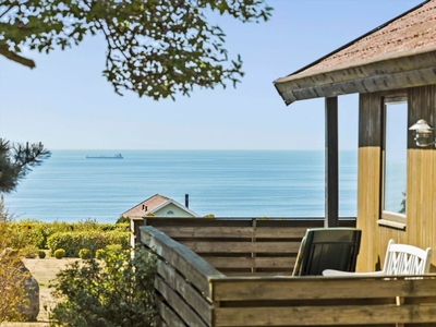 Sommerhus med havudsigt og god terrasse