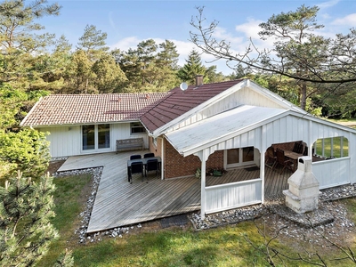 Sommerhus med spabad, sauna og skønne naturomgivelser