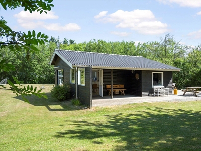 Stort sommerhus med vildmarksbad og 200 meter til Limfjorden