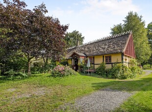 CHARMERENDE BINDINGSVÆRKSEJENDOM PÅ STOR OG SMUK GRUND