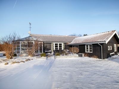 3593059 Hylle-Gjærdet 6, Udsholt Strand - Dejlig villa. Børnevenlig vej. Tæt på badestrand.