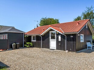 Hyggeligt sommerhus på lukket vej i Bork Hytteby