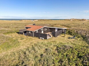 Stemningsfuldt sommerhus tæt på stranden