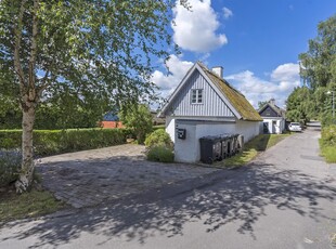 23424150 Ledøje Bygade 43, Ledøje - Skønt stråtækt landsbyhus på i alt 152 m2 under tag med brandsikret stråtag