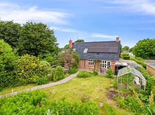 VILLA PÅ TILBAGETRUKKET ADRESSE LIDT UDEN FOR VEJLE